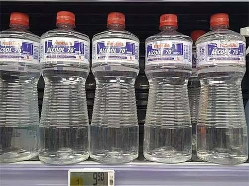 Por que o álcool 70% será banido das farmácias e mercados