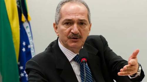 Alagoano Aldo Rebelo se filia ao PDT e pode ser o vice de Ciro Gomes