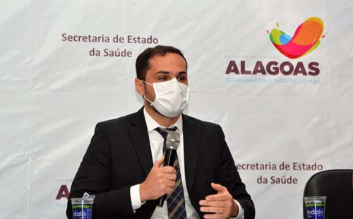 “Exaustos, muitos médicos têm pedido para sair”, diz secretário Alexandre Ayres
