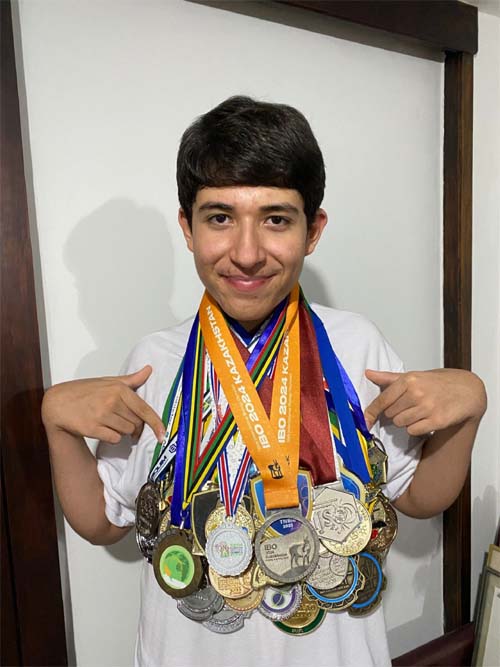 Jovem Autista Gabarita Prova de Matemática do Enem e é Aprovado em Medicina na Unesp