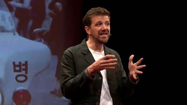 'Ser professor deve ser o trabalho mais importante do século 21', diz especialista que estudou ensino em mais de 20 países