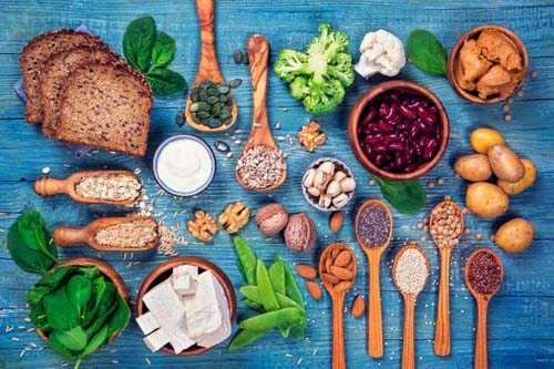 Soltar muito pum é normal? Os principais alimentos que causam gases intestinais