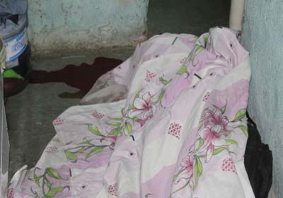 Cabeleireiro é executado dentro de casa