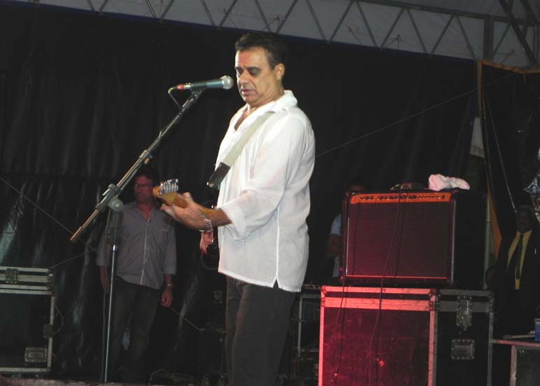 Almir Bezerra ex-integrante da Banda The Fevers se apresentou ontem em União