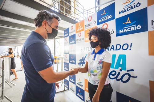 Alunos vacinados da Rede Pública Estadual receberão bolsa retorno de r$500