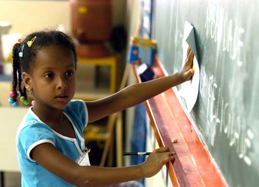 Entra em vigor hoje normas para uso de verbas da educação