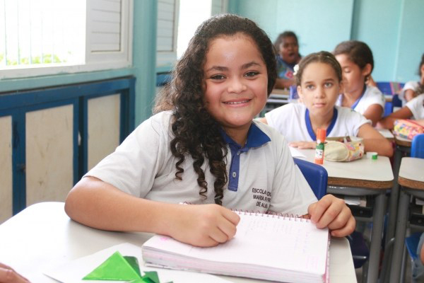 Governo de AL lança programa de alfabetização que beneficia 80 mil estudantes