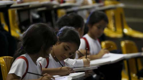 Melhores exemplos de alfabetização ignoram briga teórica e ideológica