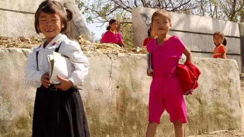 Coreia do Norte oferece comida extra esporádica a famílias na tentativa de aumentar a natalidade