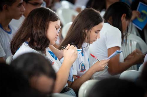 Mais de 800 estudantes da rede estadual participaram de aulão de revisão para Enem 2024 em União dos Palmares