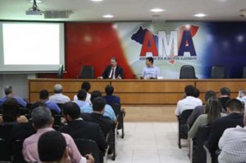 AMA tira dúvidas dos prefeitos a respeito de precatórios do Fundef