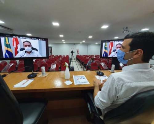 Presidente da AMA diz que estamos em “guerra” e vacina é a arma