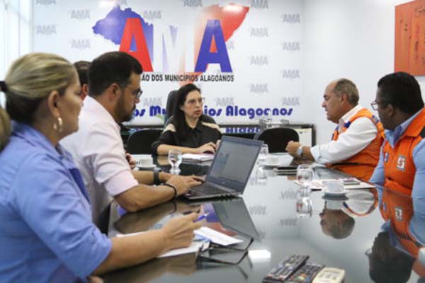 Operação Água É Vida vai beneficiar 42 municípios