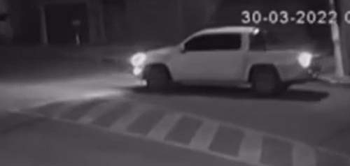 Polícia busca identificar ocupantes de veículo suspeitos de homicídio