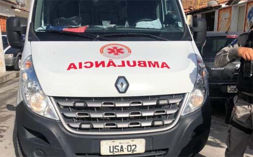 Mulher e homem são vítimas de esfaqueamento na Ponta da Terra