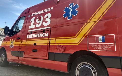 Criança de 10 anos é resgatada de dentro de carro atingido por rede elétrica