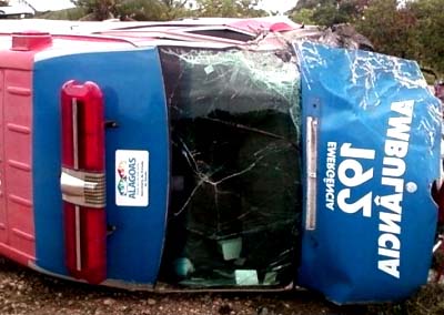 Ambulância cidadã capota e seis pessoas ficam feridas no Tabuleiro