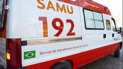 Colisão entre moto e micro-ônibus deixa duas pessoas feridas em Messias