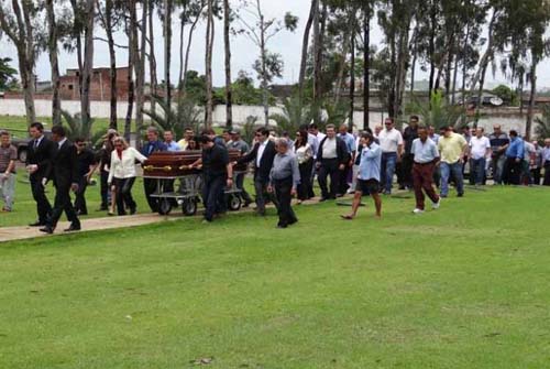 Jornalista e presidente de honra da OAM é sepultada em Maceió