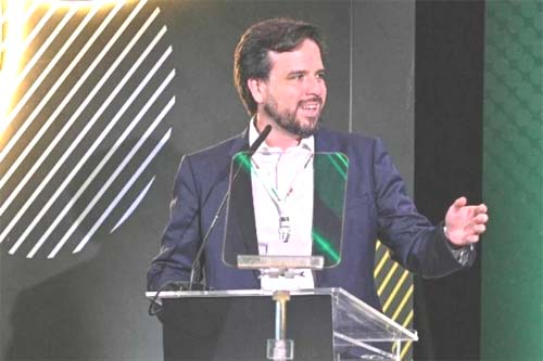 Brasil registra 14 milhões de celulares bloqueados por furto ou roubo, diz Anatel