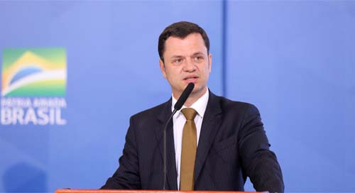 Ministro da Justiça pede à PF que investigue institutos de pesquisa