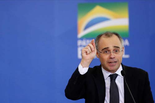 Ministro da Justiça André Mendonça é diagnosticado com miocardite e segue internado