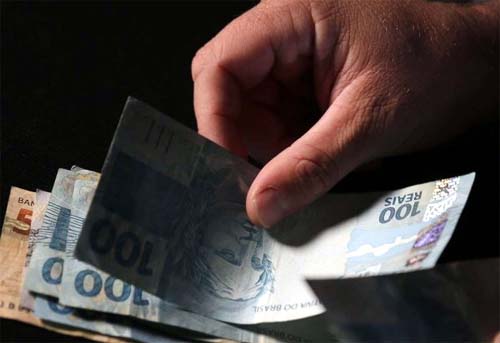 Governo antecipa pagamento de 13º para aposentados e pensionistas do INSS