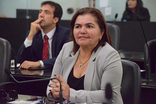 Deputada solicita a retomada das obras do IML de Palmeira dos Índios