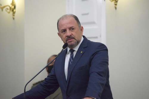 Antonio Albuquerque repudia armação de trama para incriminá-lo