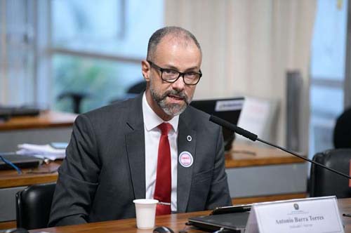 Mesmo com vacina, vitória sobre coronavírus passa por ‘mudança de comportamento social’, diz presidente da Anvisa