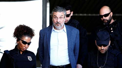 Palocci entrega 18 tipos de 'provas' para corroborar delação