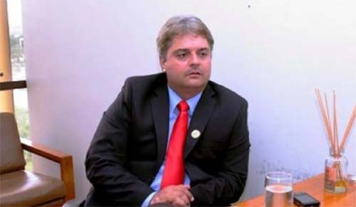 Prefeito de Cajueiro é condenado por propaganda antecipada com distribuição de máscaras e adesivaço