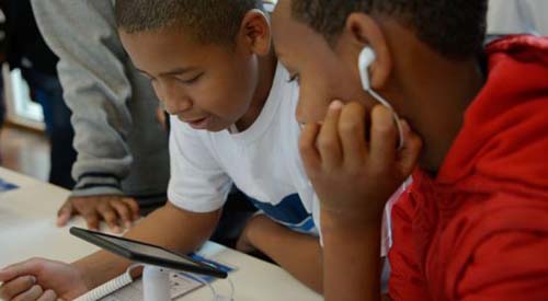 Uso de aparelhos eletrônicos por crianças deve ser limitado a uma hora