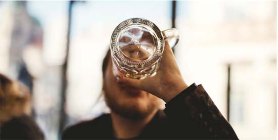 O que acontece com o seu cérebro quando você sofre um apagão alcoólico