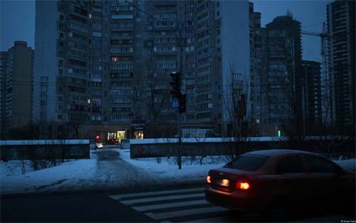 Crise Energética na Ucrânia Aprofunda-se Com Novos Ataques e Frio Intenso