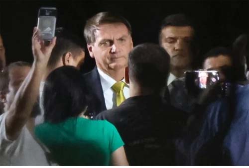 “Não vai ter lockdown nacional”, garante Bolsonaro