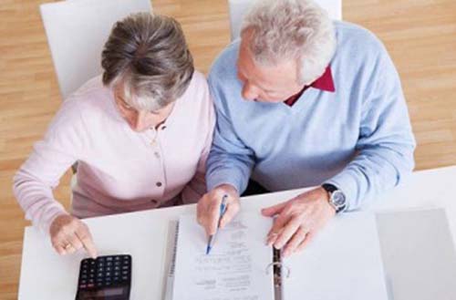 Idosos devem estar atentos a fraudes em crédito consignado, alerta INSS