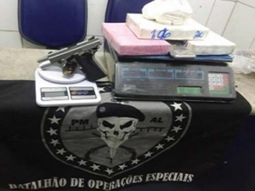 Polícia apreende mais de três quilos de cocaína em residência no Barro Duro