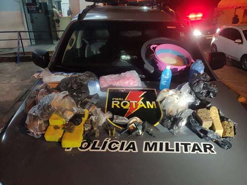 Polícia apreende 8 quilos de drogas e prende quatro suspeitos em casa ao lado da Catedral