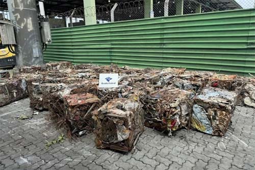 Apreensão recorde de cocaína no porto é mais um golpe contra o PCC