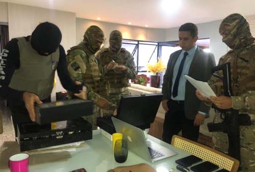 Em operação, Gaesf cumpre 18 mandados de prisão contra acusados de venda clandestina de aparelhos Iphone