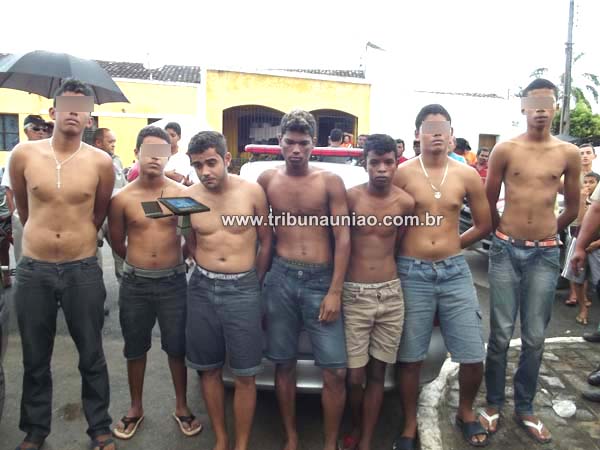 PM prende bando suspeito durante manifestação na BR-104 na tarde de ontem na zona rural de Murici