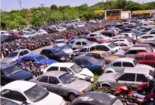 Mais de 200 veículos apreendidos serão leiloados pela SMTT