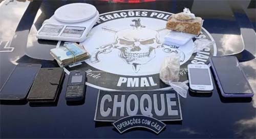 P.M-Al apreende 60 armas de fogo e mais de 21 quilos de drogas em apenas uma semana.