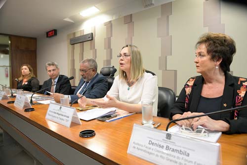 Aprendizagem profissional é subutilizada no Brasil, afirmam especialistas