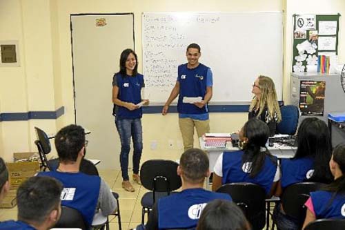 Quase 900 mil trabalham como aprendizes no país