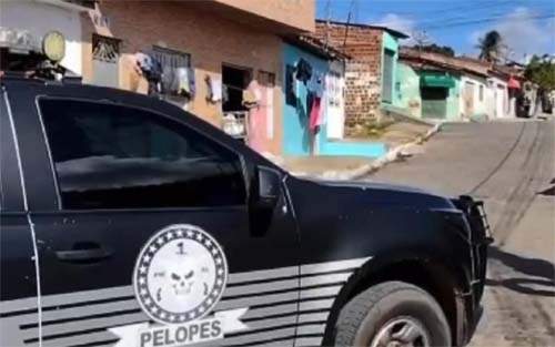 Homem tenta despistar PMs e acaba preso com 3kg de cocaína