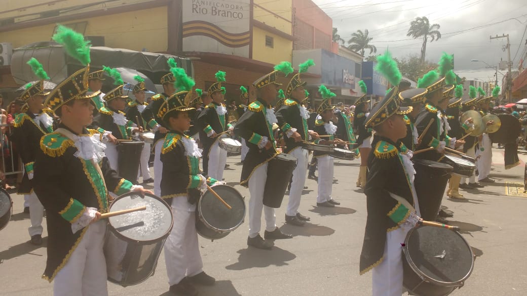 Arapiraca mantém tradição e reúne gerações de famílias no desfile de 7 de Setembro