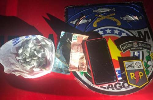 Dona de bar é presa por tráfico de drogas em Arapiraca