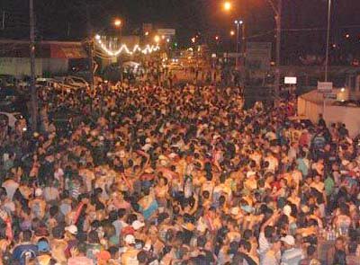 Facada, agressões físicas e roubo de motos marcaram arrastão musical em Arapiraca